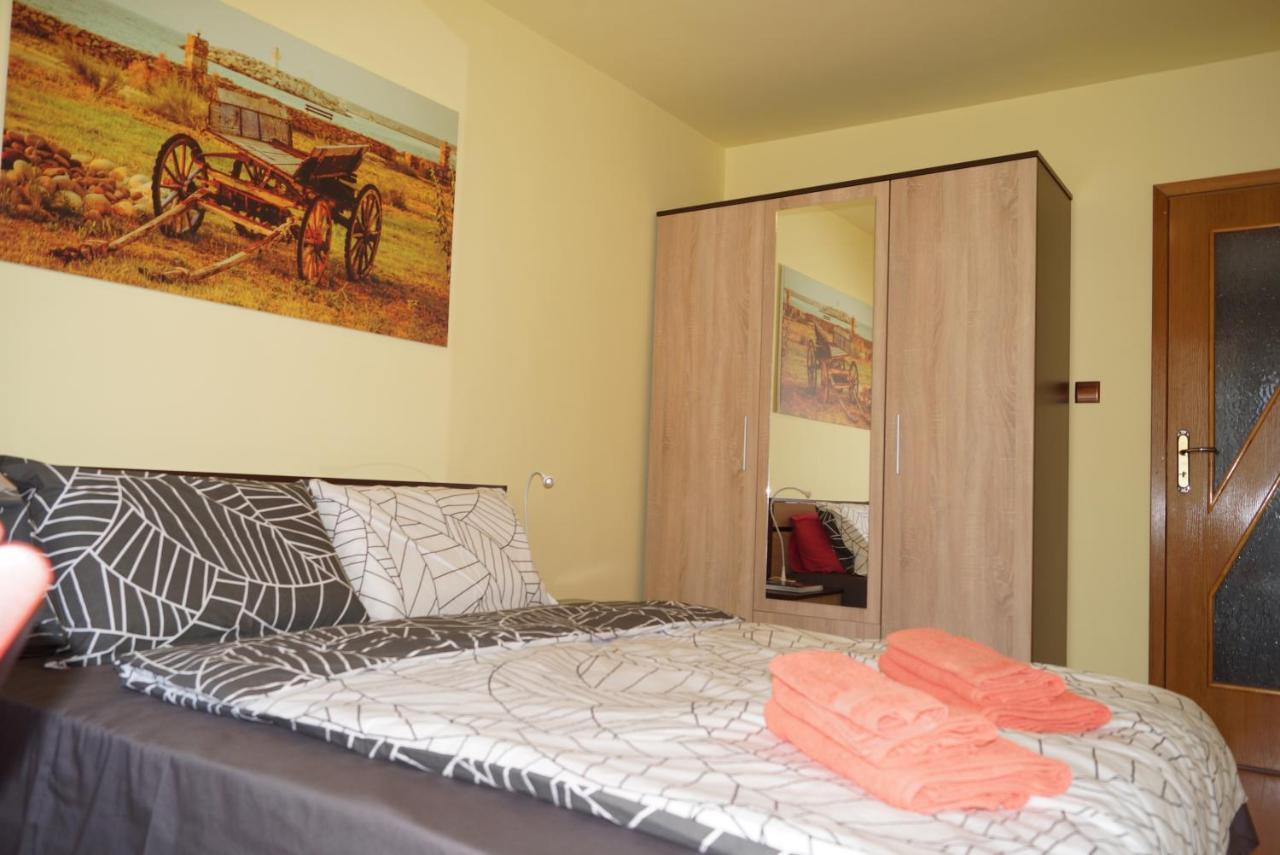 Spacious 2Bdr - Free Parking - Walk Everywhere - 300 Mbps Wifi 바르나 외부 사진
