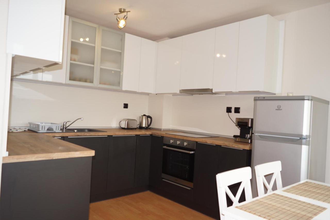 Spacious 2Bdr - Free Parking - Walk Everywhere - 300 Mbps Wifi 바르나 외부 사진