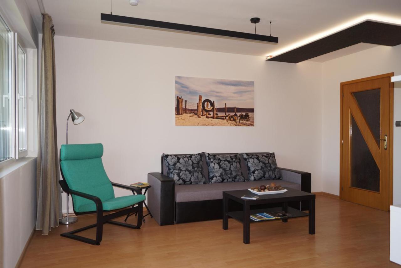 Spacious 2Bdr - Free Parking - Walk Everywhere - 300 Mbps Wifi 바르나 외부 사진